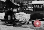 Standbild beim Schneeschaufeln Bludenz Österreich, 1954, aus Sekunde 17 historischem Filmmaterial Videoclip 65675042927