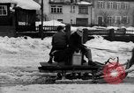 Standbild beim Schneeschaufeln Bludenz Österreich, 1954, aus Sekunde 21 historischem Filmmaterial Videoclip 65675042927