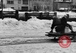 Standbild beim Schneeschaufeln Bludenz Österreich, 1954, aus Sekunde 23 historischem Filmmaterial Videoclip 65675042927