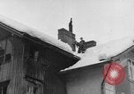 Standbild beim Schneeschaufeln Bludenz Österreich, 1954, aus Sekunde 29 historischem Filmmaterial Videoclip 65675042927