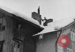 Standbild beim Schneeschaufeln Bludenz Österreich, 1954, aus Sekunde 33 historischem Filmmaterial Videoclip 65675042927
