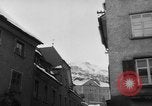 Standbild beim Schneeschaufeln Bludenz Österreich, 1954, aus Sekunde 36 historischem Filmmaterial Videoclip 65675042927