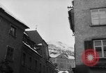 Standbild beim Schneeschaufeln Bludenz Österreich, 1954, aus Sekunde 38 historischem Filmmaterial Videoclip 65675042927