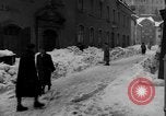 Standbild beim Schneeschaufeln Bludenz Österreich, 1954, aus Sekunde 44 historischem Filmmaterial Videoclip 65675042927