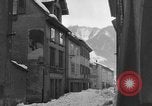Standbild beim Schneeschaufeln Bludenz Österreich, 1954, aus Sekunde 55 historischem Filmmaterial Videoclip 65675042927