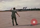 Immagine di Stati Uniti OV-10un aeromobile Della Thailandia, 1972, secondo 45 filmato di repertorio 65675042944