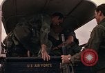 Immagine di Quarantesimo Aerospace Rescue and Recovery Squadron Della Thailandia, 1972, secondo 18 filmato di repertorio 65675042951
