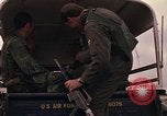 Immagine di Quarantesimo Aerospace Rescue and Recovery Squadron Della Thailandia, 1972, secondo 21 filmato di repertorio 65675042951