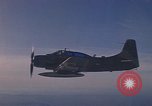 Standbild 1E Skyraider Südostasien, 1966, aus Sekunde 33 historischem Filmmaterial Videoclip 65675042964