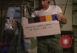 Standbild Crew Mitglied innerhalb einer Bergung HC-130H Südostasien, 1966, aus Sekunde 1 historischem Filmmaterial Videoclip 65675042965