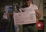 Standbild Crew Mitglied innerhalb einer Bergung HC-130H Südostasien, 1966, aus Sekunde 7 historischem Filmmaterial Videoclip 65675042965