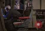 Standbild Crew Mitglied innerhalb einer Bergung HC-130H Südostasien, 1966, aus Sekunde 12 historischem Filmmaterial Videoclip 65675042965