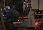 Standbild Crew Mitglied innerhalb einer Bergung HC-130H Südostasien, 1966, aus Sekunde 16 historischem Filmmaterial Videoclip 65675042965