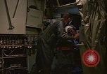 Standbild Crew Mitglied innerhalb einer Bergung HC-130H Südostasien, 1966, aus Sekunde 23 historischem Filmmaterial Videoclip 65675042965