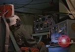 Standbild Crew Mitglied innerhalb einer Bergung HC-130H Südostasien, 1966, aus Sekunde 31 historischem Filmmaterial Videoclip 65675042965