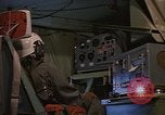 Standbild Crew Mitglied innerhalb einer Bergung HC-130H Südostasien, 1966, aus Sekunde 32 historischem Filmmaterial Videoclip 65675042965