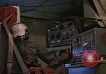 Standbild Crew Mitglied innerhalb einer Bergung HC-130H Südostasien, 1966, aus Sekunde 38 historischem Filmmaterial Videoclip 65675042965