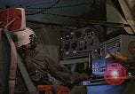Standbild Crew Mitglied innerhalb einer Bergung HC-130H Südostasien, 1966, aus Sekunde 39 historischem Filmmaterial Videoclip 65675042965