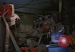 Standbild Crew Mitglied innerhalb einer Bergung HC-130H Südostasien, 1966, aus Sekunde 45 historischem Filmmaterial Videoclip 65675042965
