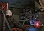 Standbild Crew Mitglied innerhalb einer Bergung HC-130H Südostasien, 1966, aus Sekunde 50 historischem Filmmaterial Videoclip 65675042965