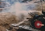 Immagine di M-55 sparando di notte Vietnam del Sud, 1969, secondo 46 filmato di repertorio 65675042978
