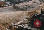 Immagine di M-55 sparando di notte Vietnam del Sud, 1969, secondo 55 filmato di repertorio 65675042978