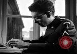 Standbild Armed Forces Network radio show hinter den Kulissen Europa, 1962, aus Sekunde 7 historischem Filmmaterial Videoclip 65675043028