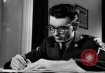 Standbild Armed Forces Network radio show hinter den Kulissen Europa, 1962, aus Sekunde 12 historischem Filmmaterial Videoclip 65675043028