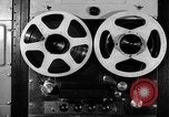 Standbild Armed Forces Network radio show hinter den Kulissen Europa, 1962, aus Sekunde 29 historischem Filmmaterial Videoclip 65675043028