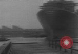 Immagine di Lancio della nave cisterna "Mirina" Belfast Irlanda, 1967, secondo 47 filmato di repertorio 65675043031