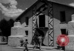 Immagine di Native American Indian Art in chiesa in Pisinimo Arizona United States USA, 1967, secondo 17 filmato di repertorio 65675043032