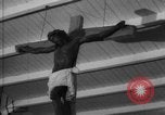 Immagine di Native American Indian Art in chiesa in Pisinimo Arizona United States USA, 1967, secondo 30 filmato di repertorio 65675043032