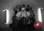 Immagine di Native American Indian Art in chiesa in Pisinimo Arizona United States USA, 1967, secondo 44 filmato di repertorio 65675043032