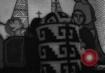 Immagine di Native American Indian Art in chiesa in Pisinimo Arizona United States USA, 1967, secondo 48 filmato di repertorio 65675043032
