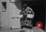 Immagine di Native American Indian Art in chiesa in Pisinimo Arizona United States USA, 1967, secondo 61 filmato di repertorio 65675043032