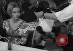Immagine di Gorilla gemelli Germania, 1967, secondo 8 filmato di repertorio 65675043036