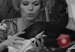 Immagine di Gorilla gemelli Germania, 1967, secondo 17 filmato di repertorio 65675043036