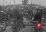 Standbild Eddie Merckx gewinnt World Bicycle Meisterschaft Holland Niederlande, 1967, aus Sekunde 10 historischem Filmmaterial Videoclip 65675043043