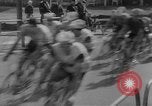 Standbild Eddie Merckx gewinnt World Bicycle Meisterschaft Holland Niederlande, 1967, aus Sekunde 16 historischem Filmmaterial Videoclip 65675043043