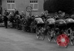 Standbild Eddie Merckx gewinnt World Bicycle Meisterschaft Holland Niederlande, 1967, aus Sekunde 30 historischem Filmmaterial Videoclip 65675043043
