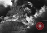 Immagine di La compagnia petrolifera magazzino sotto il fuoco San Juan Portorico, 1967, secondo 42 filmato di repertorio 65675043046