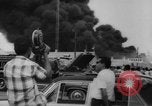 Immagine di La compagnia petrolifera magazzino sotto il fuoco San Juan Portorico, 1967, secondo 43 filmato di repertorio 65675043046
