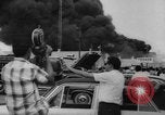 Immagine di La compagnia petrolifera magazzino sotto il fuoco San Juan Portorico, 1967, secondo 45 filmato di repertorio 65675043046