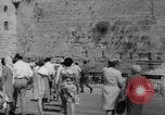Immagine di Jewish Nuovo Anno al Muro Occidentale Gerusalemme Palestina, 1967, secondo 7 filmato di repertorio 65675043048