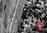 Immagine di Jewish Nuovo Anno al Muro Occidentale Gerusalemme Palestina, 1967, secondo 12 filmato di repertorio 65675043048