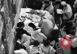 Immagine di Jewish Nuovo Anno al Muro Occidentale Gerusalemme Palestina, 1967, secondo 18 filmato di repertorio 65675043048