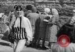 Immagine di Jewish Nuovo Anno al Muro Occidentale Gerusalemme Palestina, 1967, secondo 33 filmato di repertorio 65675043048