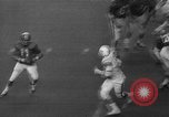 Standbild Fußballspiel Houston Texas USA, 1967, aus Sekunde 15 historischem Filmmaterial Videoclip 65675043052