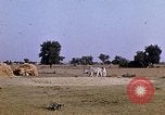 Standbild Indian Village Indien, 1956, aus Sekunde 5 historischem Filmmaterial Videoclip 65675043053
