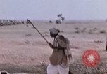 Standbild Indian Village Indien, 1956, aus Sekunde 62 historischem Filmmaterial Videoclip 65675043053